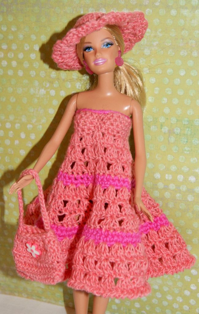 Crochet barbie deals clothes